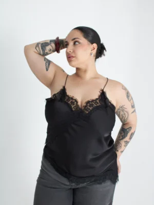 Blusa satén puntilla