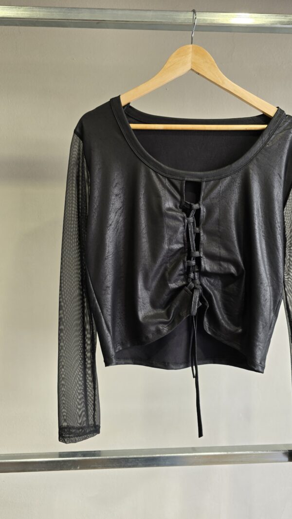 Blusa engomada tul