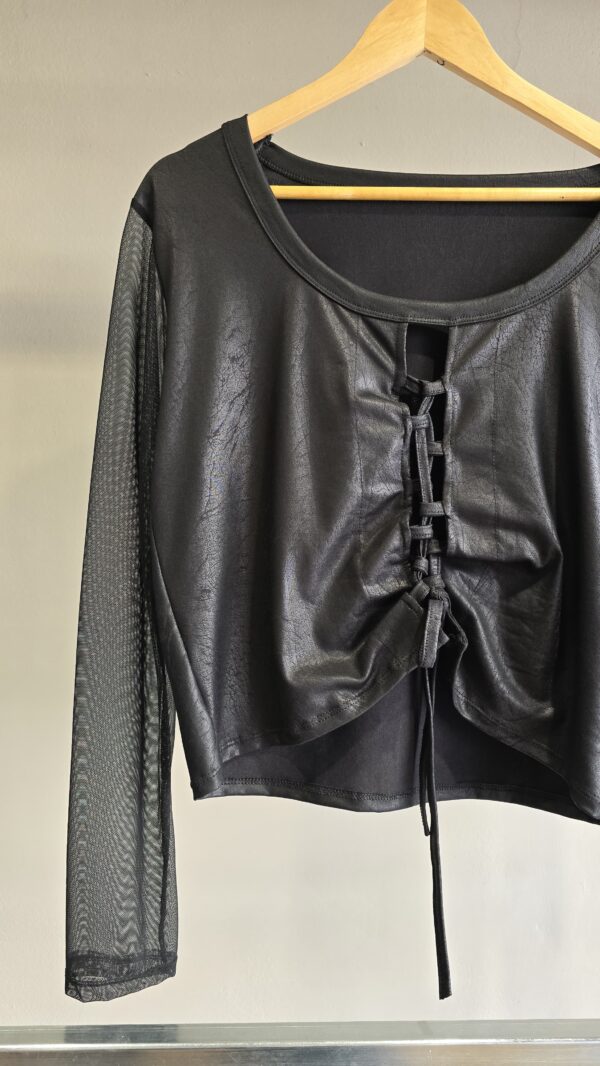 Blusa engomada tul