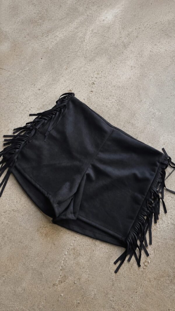 Short gamuza flecos