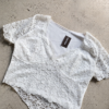 Blusa encaje en pico