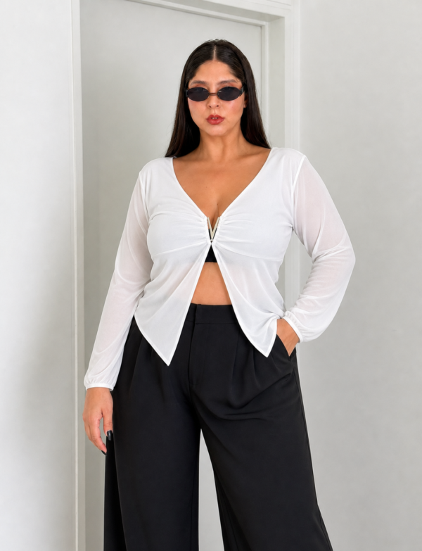Blusa tul con hebilla V